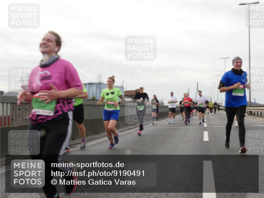 03.10.2025 - Köhlbrandbrückenlauf Matties Gatica Varas http://msf.ph/oto/9190491 03.10.2025 16:02:31 Position 3  meine-sportfotos.de