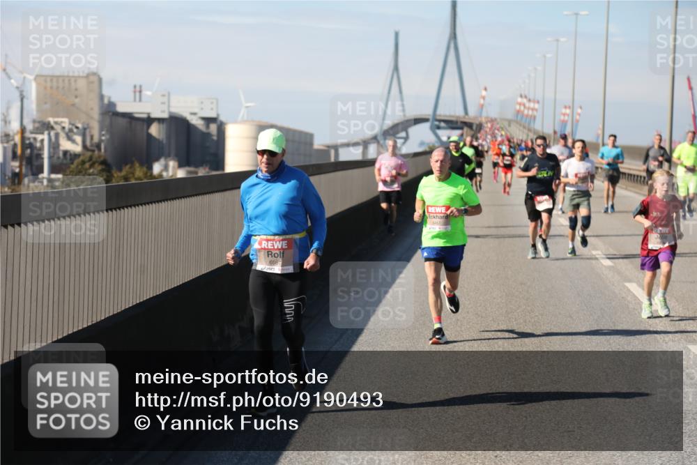 03.10.2025 - Köhlbrandbrückenlauf Yannick Fuchs http://msf.ph/oto/9190493 03.10.2025 11:50:39 Position 3 6667, 6467 meine-sportfotos.de