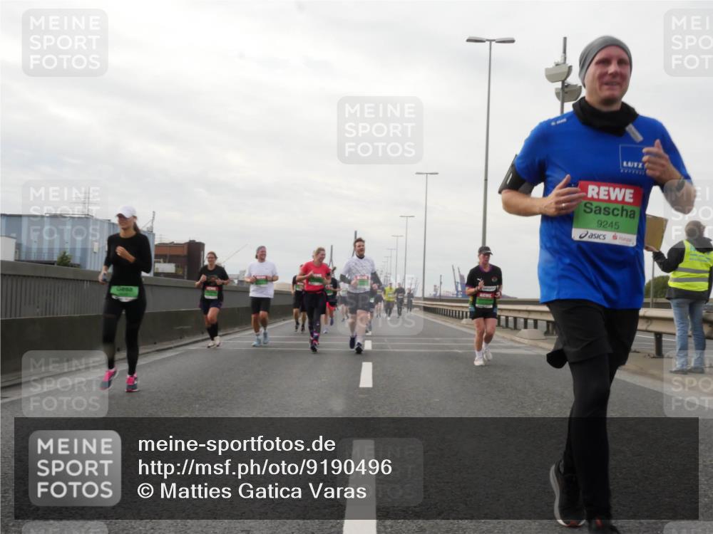 03.10.2025 - Köhlbrandbrückenlauf Matties Gatica Varas http://msf.ph/oto/9190496 03.10.2025 16:02:32 Position 3 9245 meine-sportfotos.de