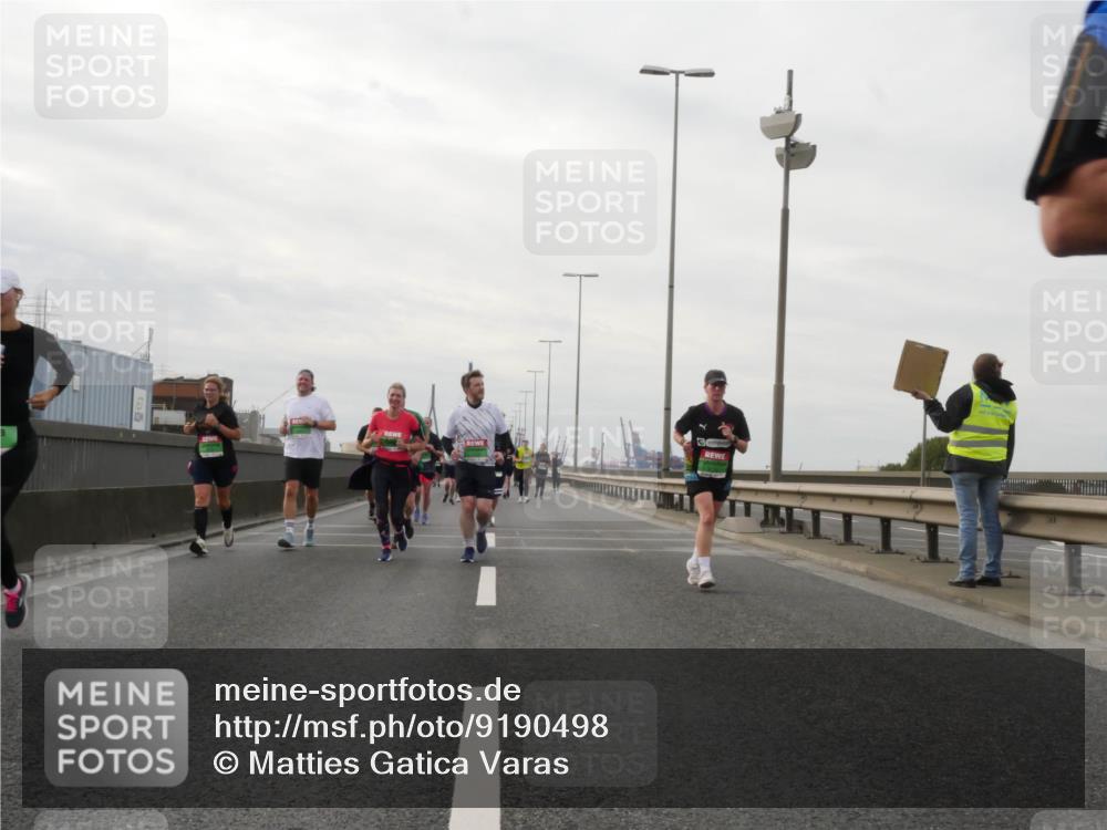 03.10.2025 - Köhlbrandbrückenlauf Matties Gatica Varas http://msf.ph/oto/9190498 03.10.2025 16:02:32 Position 3  meine-sportfotos.de
