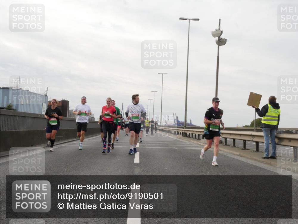 03.10.2025 - Köhlbrandbrückenlauf Matties Gatica Varas http://msf.ph/oto/9190501 03.10.2025 16:02:33 Position 3  meine-sportfotos.de