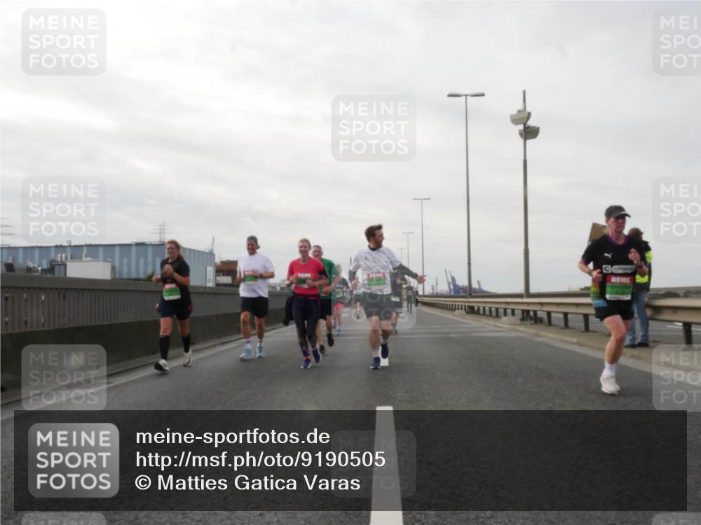 03.10.2025 - Köhlbrandbrückenlauf Matties Gatica Varas http://msf.ph/oto/9190505 03.10.2025 16:02:34 Position 3  meine-sportfotos.de
