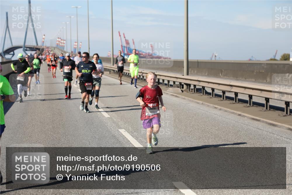 03.10.2025 - Köhlbrandbrückenlauf Yannick Fuchs http://msf.ph/oto/9190506 03.10.2025 11:50:41 Position 3 6056 meine-sportfotos.de