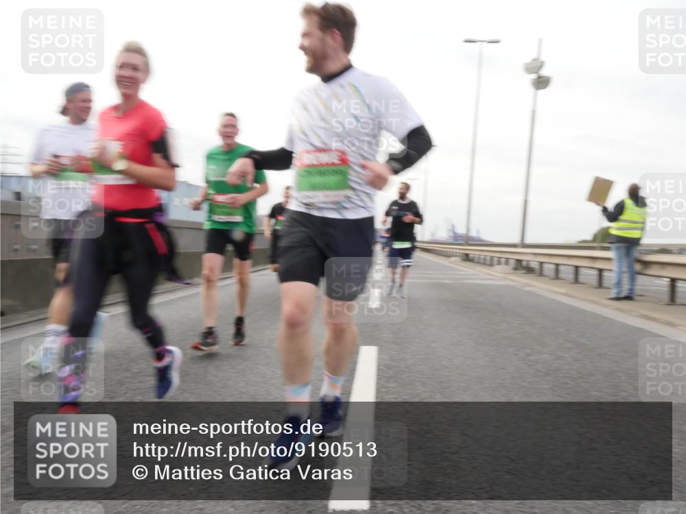 03.10.2025 - Köhlbrandbrückenlauf Matties Gatica Varas http://msf.ph/oto/9190513 03.10.2025 16:02:36 Position 3  meine-sportfotos.de