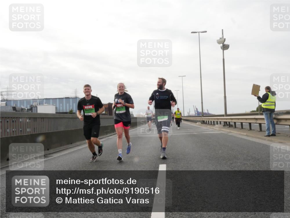 03.10.2025 - Köhlbrandbrückenlauf Matties Gatica Varas http://msf.ph/oto/9190516 03.10.2025 16:02:37 Position 3  meine-sportfotos.de