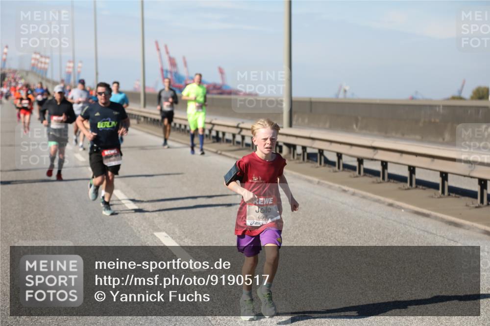 03.10.2025 - Köhlbrandbrückenlauf Yannick Fuchs http://msf.ph/oto/9190517 03.10.2025 11:50:42 Position 3 6056 meine-sportfotos.de