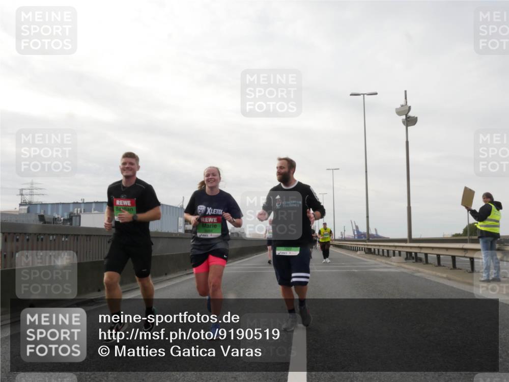 03.10.2025 - Köhlbrandbrückenlauf Matties Gatica Varas http://msf.ph/oto/9190519 03.10.2025 16:02:37 Position 3  meine-sportfotos.de