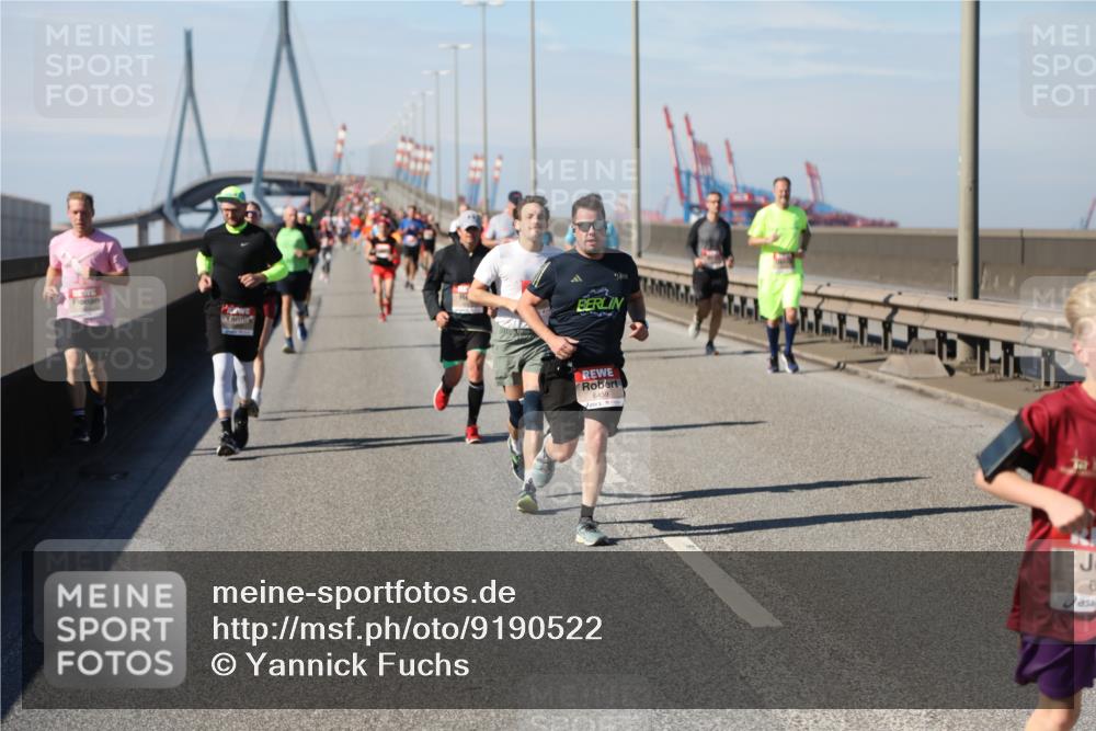 03.10.2025 - Köhlbrandbrückenlauf Yannick Fuchs http://msf.ph/oto/9190522 03.10.2025 11:50:42 Position 3 6459, 6 meine-sportfotos.de