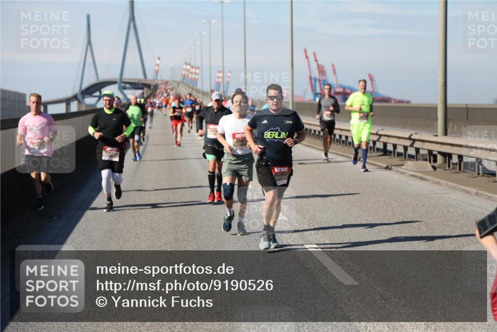 03.10.2025 - Köhlbrandbrückenlauf Yannick Fuchs http://msf.ph/oto/9190526 03.10.2025 11:50:42 Position 3  meine-sportfotos.de