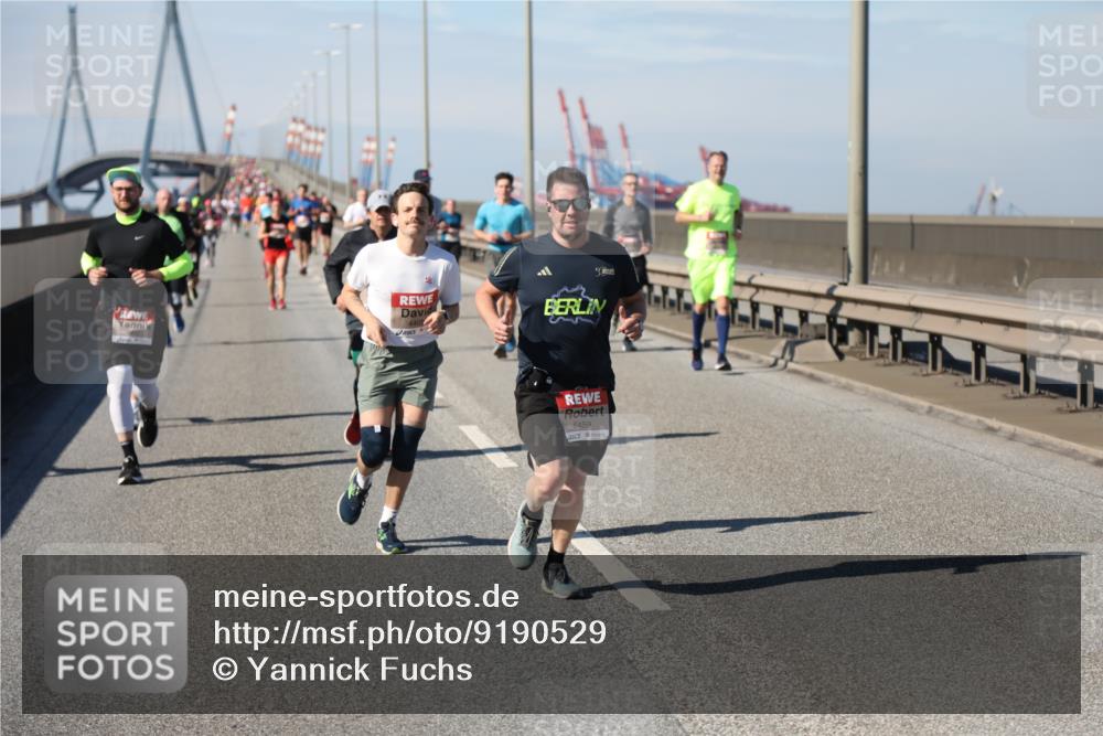 03.10.2025 - Köhlbrandbrückenlauf Yannick Fuchs http://msf.ph/oto/9190529 03.10.2025 11:50:43 Position 3 6459 meine-sportfotos.de