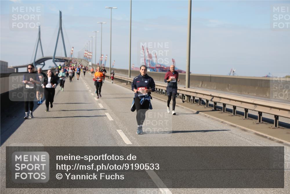 03.10.2025 - Köhlbrandbrückenlauf Yannick Fuchs http://msf.ph/oto/9190533 03.10.2025 12:10:27 Position 3  meine-sportfotos.de