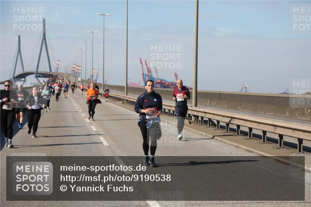 03.10.2025 - Köhlbrandbrückenlauf Yannick Fuchs http://msf.ph/oto/9190538 03.10.2025 12:10:28 Position 3  meine-sportfotos.de