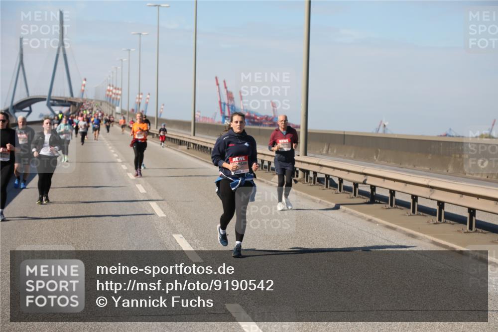 03.10.2025 - Köhlbrandbrückenlauf Yannick Fuchs http://msf.ph/oto/9190542 03.10.2025 12:10:28 Position 3  meine-sportfotos.de