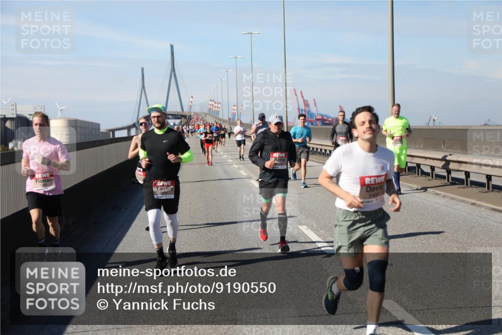 03.10.2025 - Köhlbrandbrückenlauf Yannick Fuchs http://msf.ph/oto/9190550 03.10.2025 11:50:45 Position 3 4406 meine-sportfotos.de