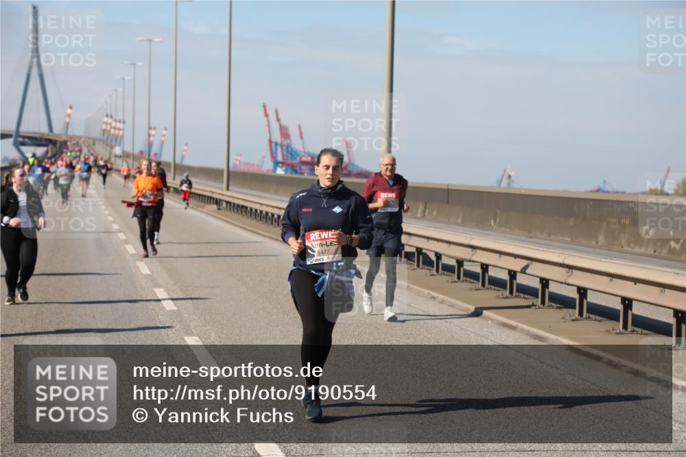 03.10.2025 - Köhlbrandbrückenlauf Yannick Fuchs http://msf.ph/oto/9190554 03.10.2025 12:10:29 Position 3 5477 meine-sportfotos.de