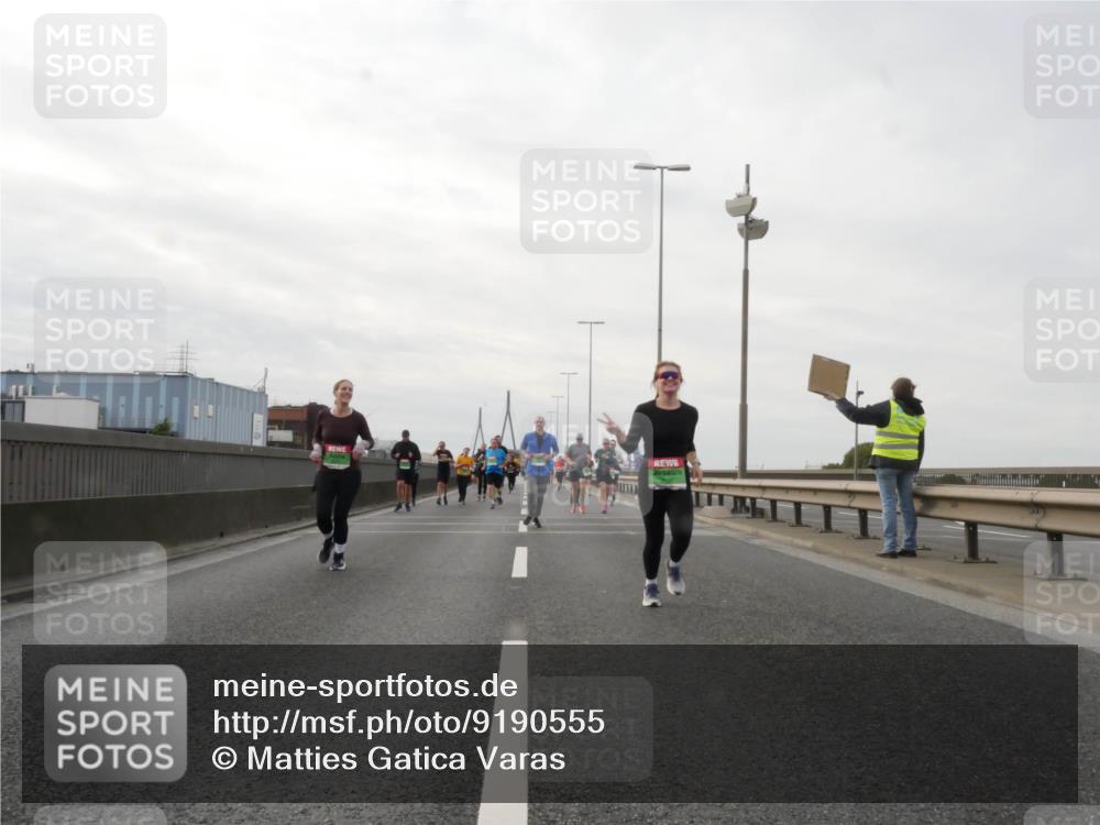 03.10.2025 - Köhlbrandbrückenlauf Matties Gatica Varas http://msf.ph/oto/9190555 03.10.2025 16:02:47 Position 3  meine-sportfotos.de