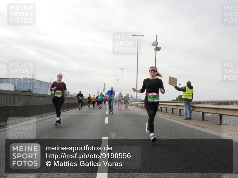 03.10.2025 - Köhlbrandbrückenlauf Matties Gatica Varas http://msf.ph/oto/9190556 03.10.2025 16:02:47 Position 3  meine-sportfotos.de