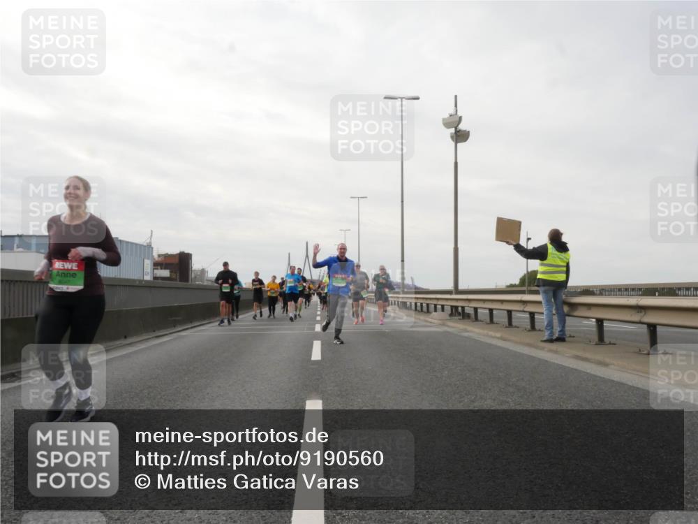 03.10.2025 - Köhlbrandbrückenlauf Matties Gatica Varas http://msf.ph/oto/9190560 03.10.2025 16:02:48 Position 3  meine-sportfotos.de