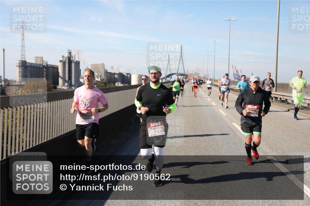 03.10.2025 - Köhlbrandbrückenlauf Yannick Fuchs http://msf.ph/oto/9190562 03.10.2025 11:50:46 Position 3 5870, 5872 meine-sportfotos.de