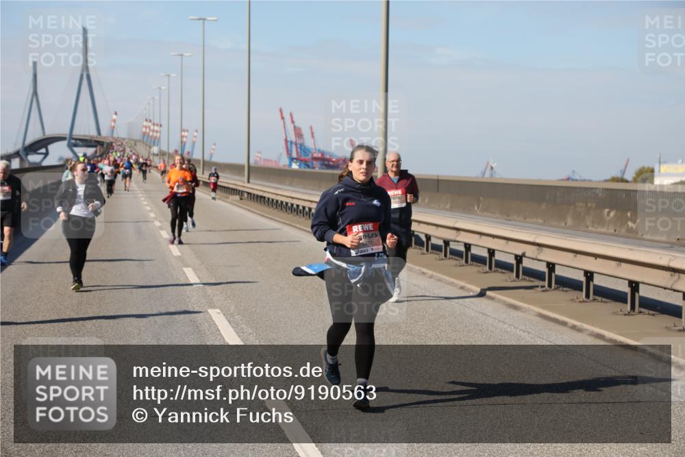 03.10.2025 - Köhlbrandbrückenlauf Yannick Fuchs http://msf.ph/oto/9190563 03.10.2025 12:10:29 Position 3 5477 meine-sportfotos.de