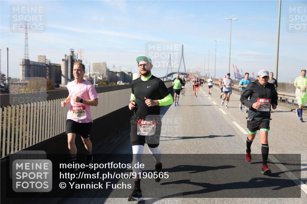 03.10.2025 - Köhlbrandbrückenlauf Yannick Fuchs http://msf.ph/oto/9190565 03.10.2025 11:50:46 Position 3 5870, 5872 meine-sportfotos.de