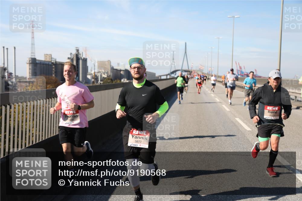 03.10.2025 - Köhlbrandbrückenlauf Yannick Fuchs http://msf.ph/oto/9190568 03.10.2025 11:50:47 Position 3 5870, 5872, 4375 meine-sportfotos.de