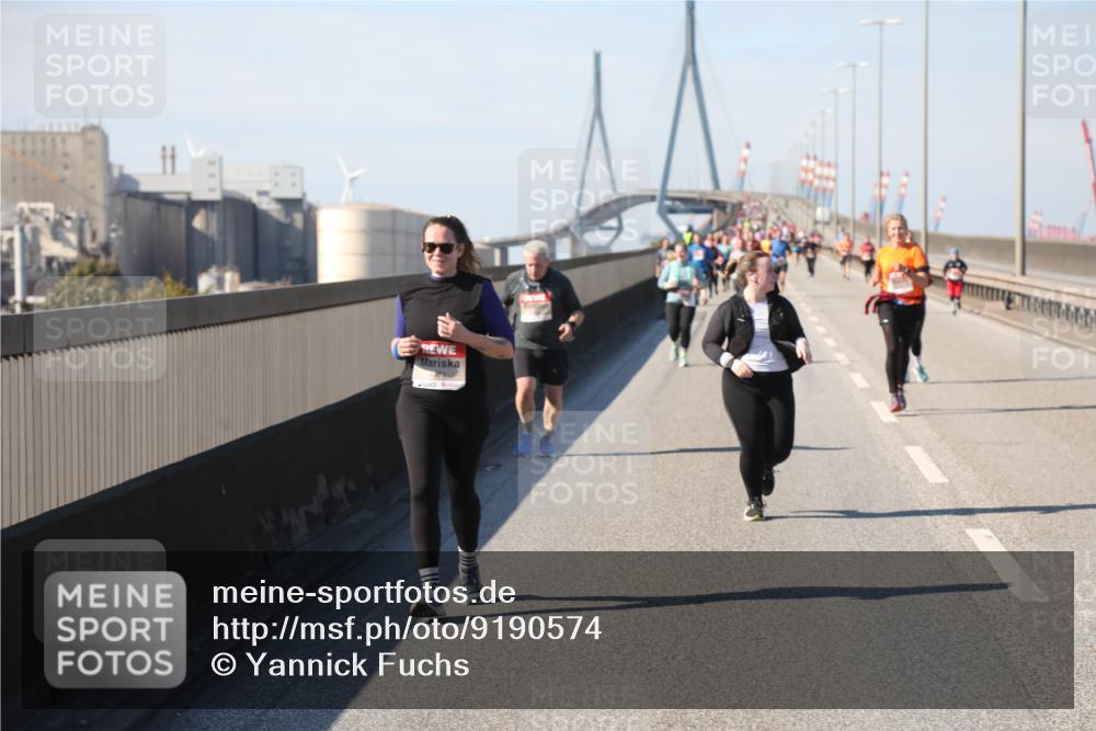 03.10.2025 - Köhlbrandbrückenlauf Yannick Fuchs http://msf.ph/oto/9190574 03.10.2025 12:10:30 Position 3  meine-sportfotos.de