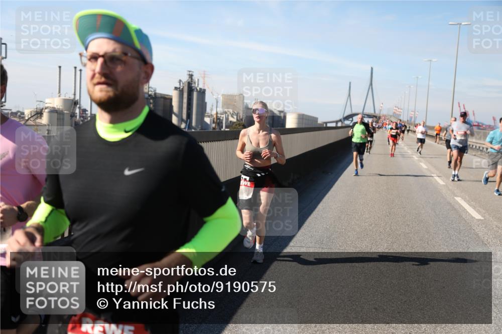 03.10.2025 - Köhlbrandbrückenlauf Yannick Fuchs http://msf.ph/oto/9190575 03.10.2025 11:50:47 Position 3  meine-sportfotos.de
