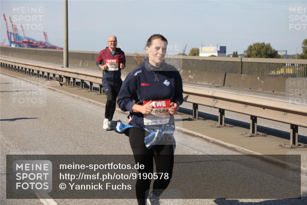 03.10.2025 - Köhlbrandbrückenlauf Yannick Fuchs http://msf.ph/oto/9190578 03.10.2025 12:10:31 Position 3 5281, 5477 meine-sportfotos.de