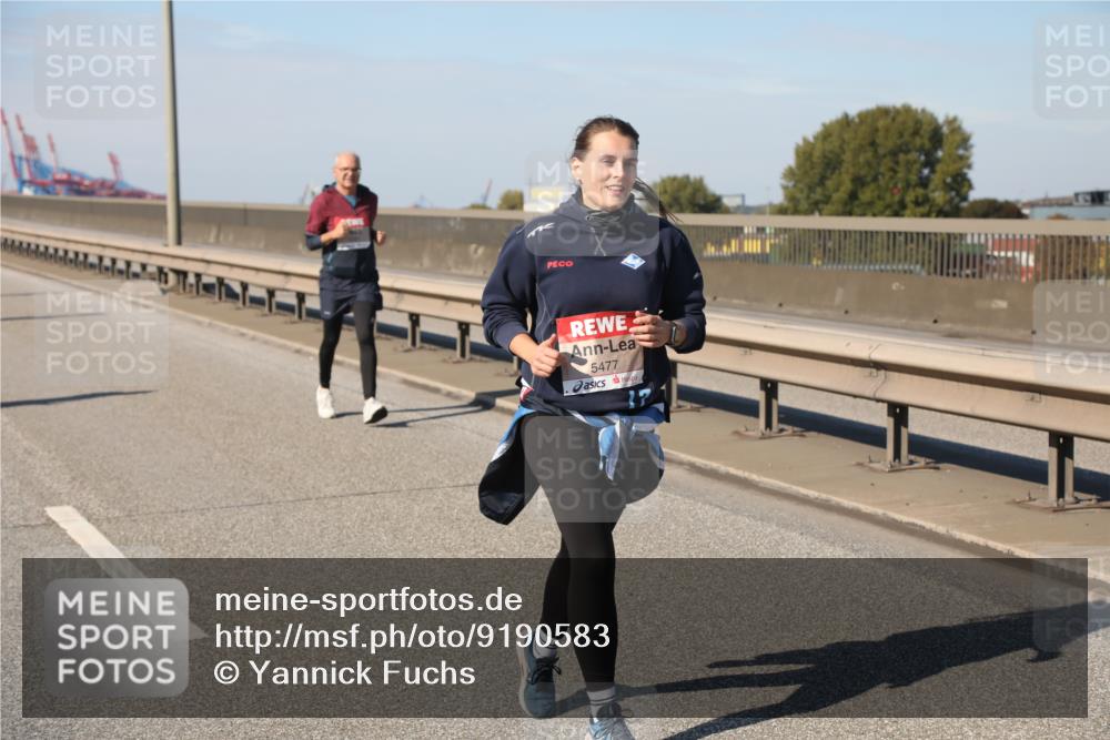 03.10.2025 - Köhlbrandbrückenlauf Yannick Fuchs http://msf.ph/oto/9190583 03.10.2025 12:10:31 Position 3 5477 meine-sportfotos.de