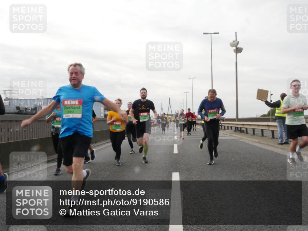 03.10.2025 - Köhlbrandbrückenlauf Matties Gatica Varas http://msf.ph/oto/9190586 03.10.2025 16:02:54 Position 3 8984 meine-sportfotos.de