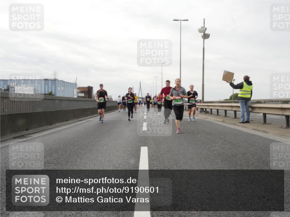 03.10.2025 - Köhlbrandbrückenlauf Matties Gatica Varas http://msf.ph/oto/9190601 03.10.2025 16:02:56 Position 3  meine-sportfotos.de