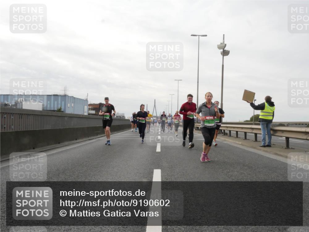 03.10.2025 - Köhlbrandbrückenlauf Matties Gatica Varas http://msf.ph/oto/9190602 03.10.2025 16:02:57 Position 3  meine-sportfotos.de