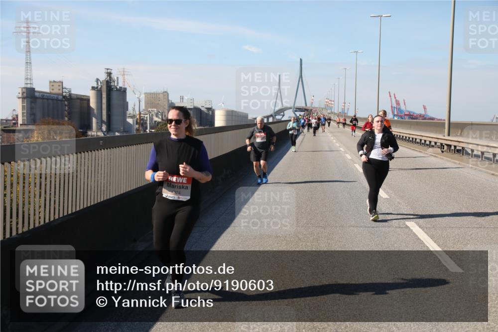 03.10.2025 - Köhlbrandbrückenlauf Yannick Fuchs http://msf.ph/oto/9190603 03.10.2025 12:10:33 Position 3 1374 meine-sportfotos.de