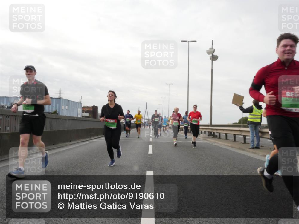 03.10.2025 - Köhlbrandbrückenlauf Matties Gatica Varas http://msf.ph/oto/9190610 03.10.2025 16:02:59 Position 3 8117 meine-sportfotos.de