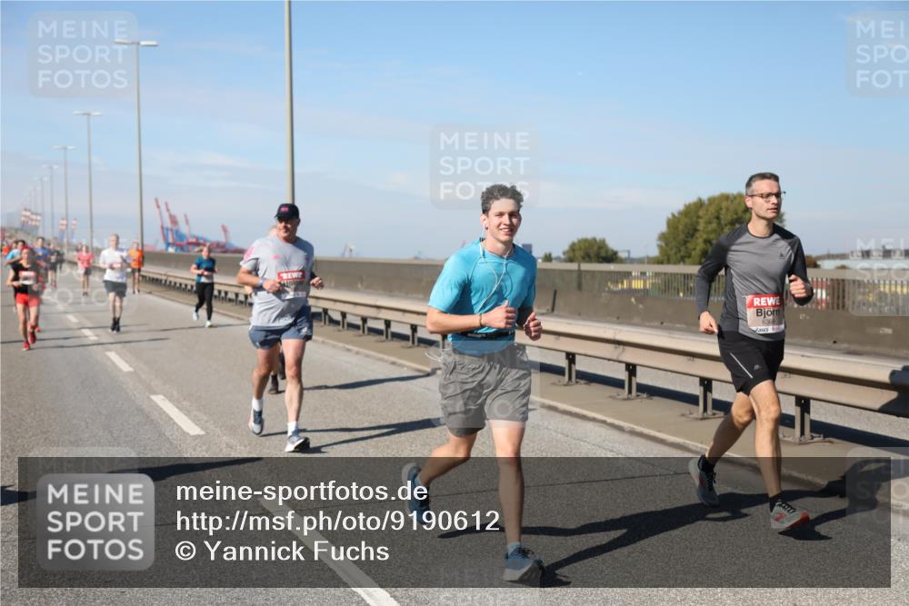 03.10.2025 - Köhlbrandbrückenlauf Yannick Fuchs http://msf.ph/oto/9190612 03.10.2025 11:50:50 Position 3 6369 meine-sportfotos.de