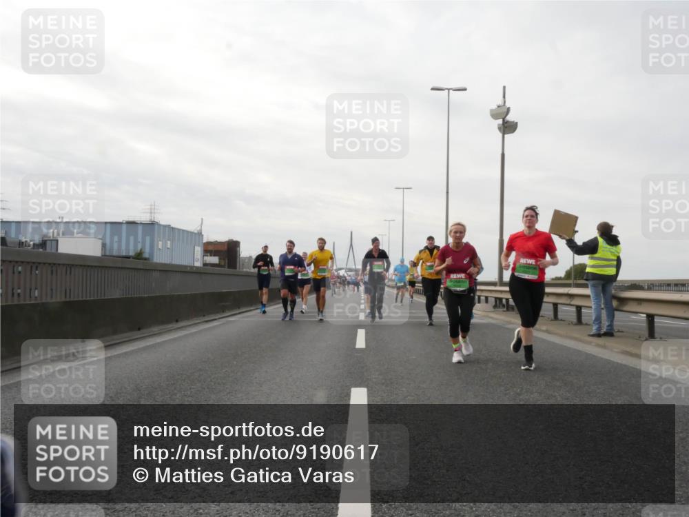 03.10.2025 - Köhlbrandbrückenlauf Matties Gatica Varas http://msf.ph/oto/9190617 03.10.2025 16:03:00 Position 3  meine-sportfotos.de