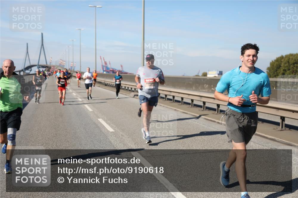 03.10.2025 - Köhlbrandbrückenlauf Yannick Fuchs http://msf.ph/oto/9190618 03.10.2025 11:50:51 Position 3  meine-sportfotos.de