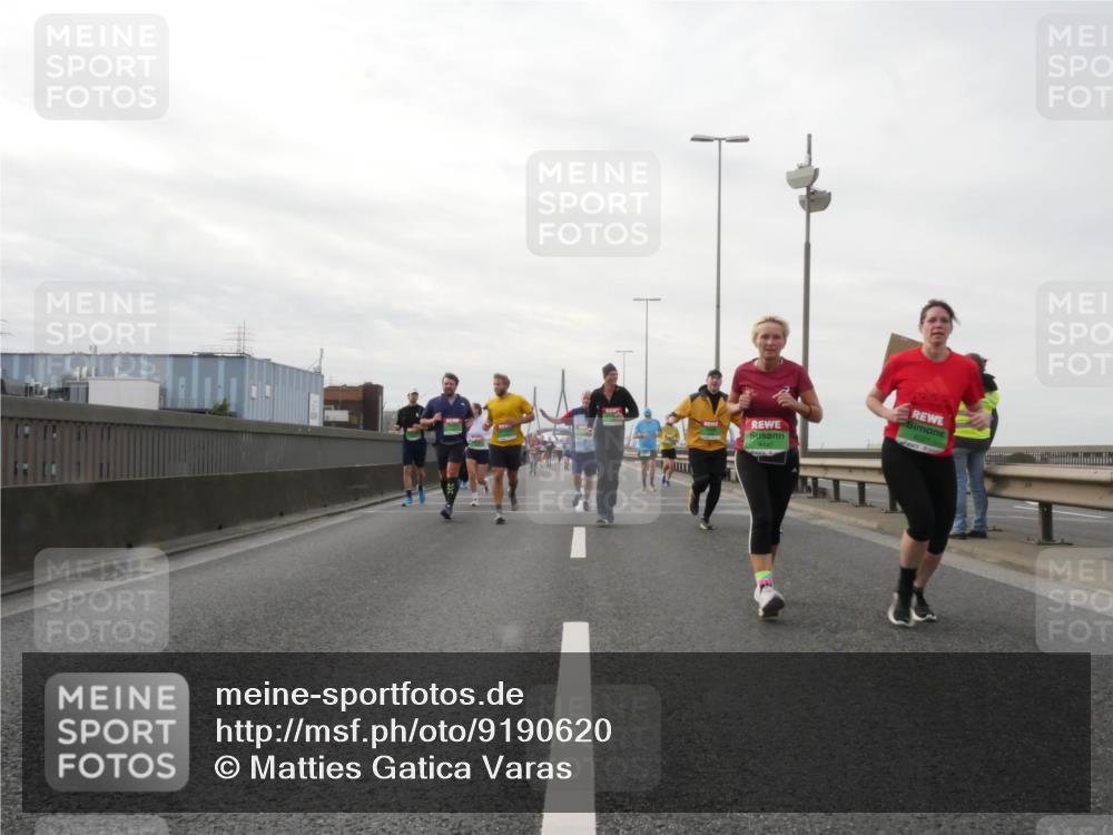 03.10.2025 - Köhlbrandbrückenlauf Matties Gatica Varas http://msf.ph/oto/9190620 03.10.2025 16:03:00 Position 3 8440 meine-sportfotos.de