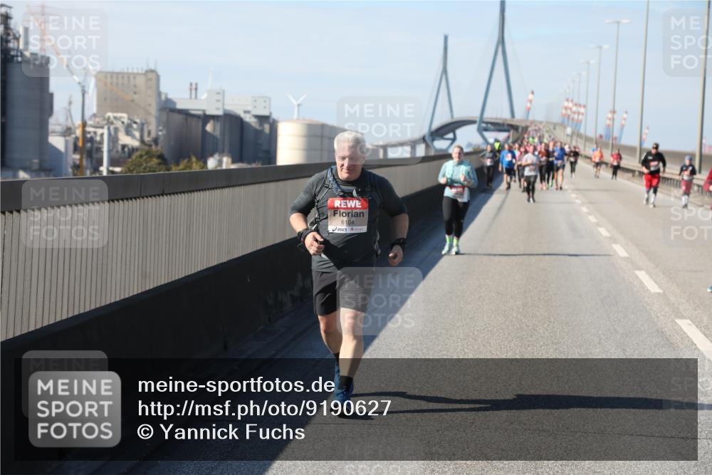 03.10.2025 - Köhlbrandbrückenlauf Yannick Fuchs http://msf.ph/oto/9190627 03.10.2025 12:10:35 Position 3 6104 meine-sportfotos.de