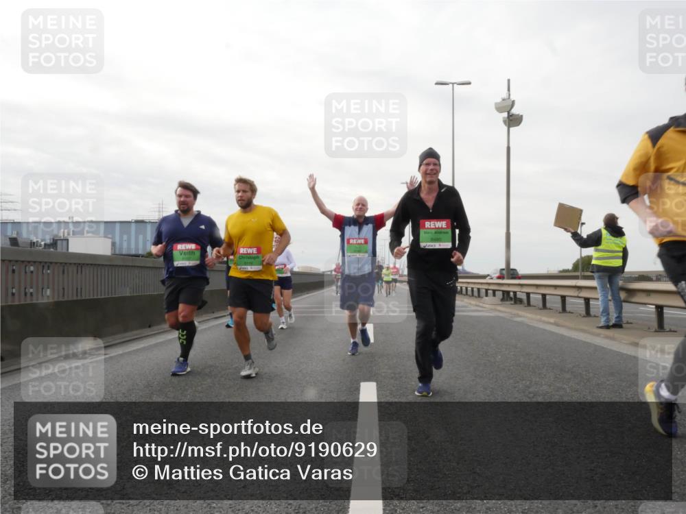 03.10.2025 - Köhlbrandbrückenlauf Matties Gatica Varas http://msf.ph/oto/9190629 03.10.2025 16:03:03 Position 3 8480 meine-sportfotos.de