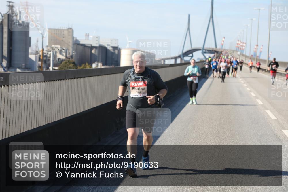 03.10.2025 - Köhlbrandbrückenlauf Yannick Fuchs http://msf.ph/oto/9190633 03.10.2025 12:10:36 Position 3 6104 meine-sportfotos.de