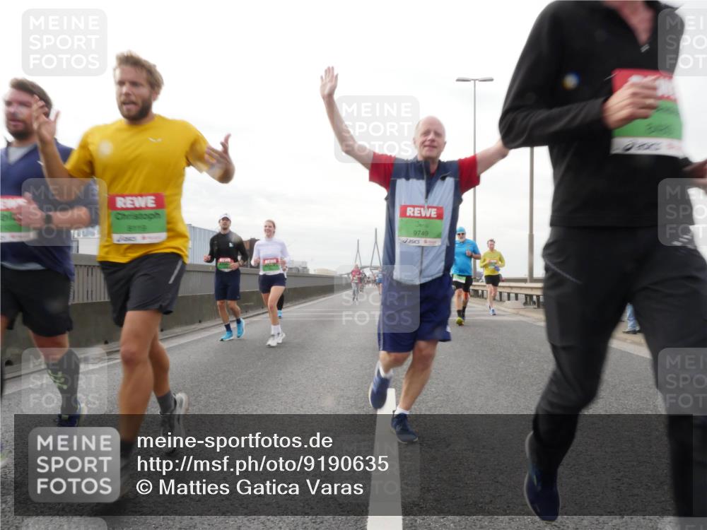 03.10.2025 - Köhlbrandbrückenlauf Matties Gatica Varas http://msf.ph/oto/9190635 03.10.2025 16:03:04 Position 3 9749 meine-sportfotos.de