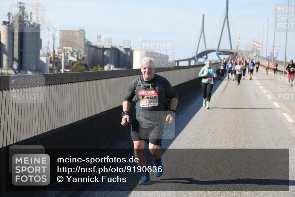 03.10.2025 - Köhlbrandbrückenlauf Yannick Fuchs http://msf.ph/oto/9190636 03.10.2025 12:10:36 Position 3 6104 meine-sportfotos.de