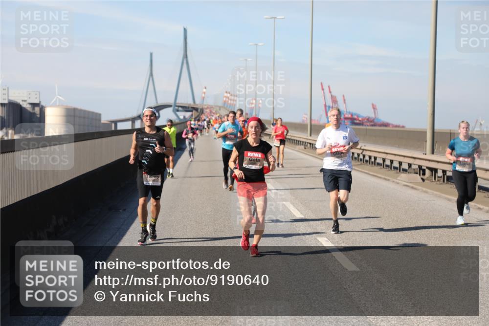 03.10.2025 - Köhlbrandbrückenlauf Yannick Fuchs http://msf.ph/oto/9190640 03.10.2025 11:50:53 Position 3 4298 meine-sportfotos.de
