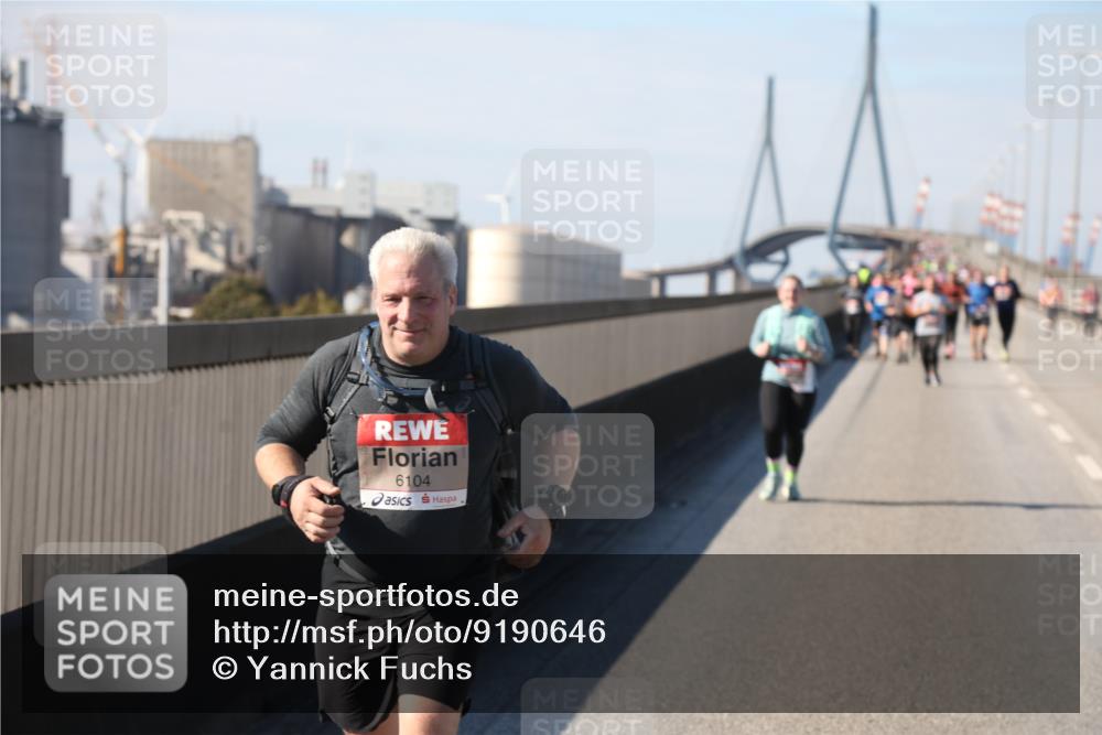 03.10.2025 - Köhlbrandbrückenlauf Yannick Fuchs http://msf.ph/oto/9190646 03.10.2025 12:10:37 Position 3 6104 meine-sportfotos.de