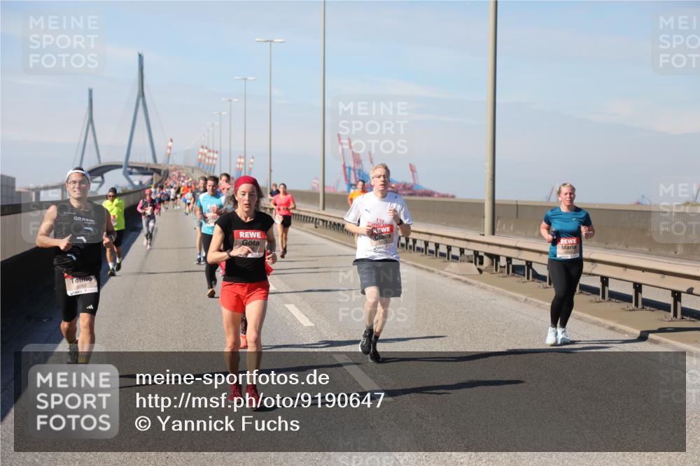 03.10.2025 - Köhlbrandbrückenlauf Yannick Fuchs http://msf.ph/oto/9190647 03.10.2025 11:50:54 Position 3 6062 meine-sportfotos.de