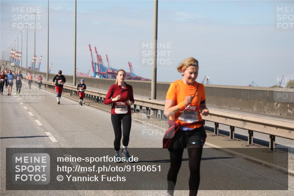 03.10.2025 - Köhlbrandbrückenlauf Yannick Fuchs http://msf.ph/oto/9190651 03.10.2025 12:10:37 Position 3 5808 meine-sportfotos.de