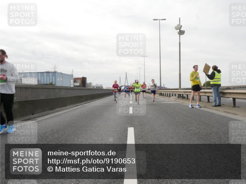 03.10.2025 - Köhlbrandbrückenlauf Matties Gatica Varas http://msf.ph/oto/9190653 03.10.2025 16:03:08 Position 3  meine-sportfotos.de