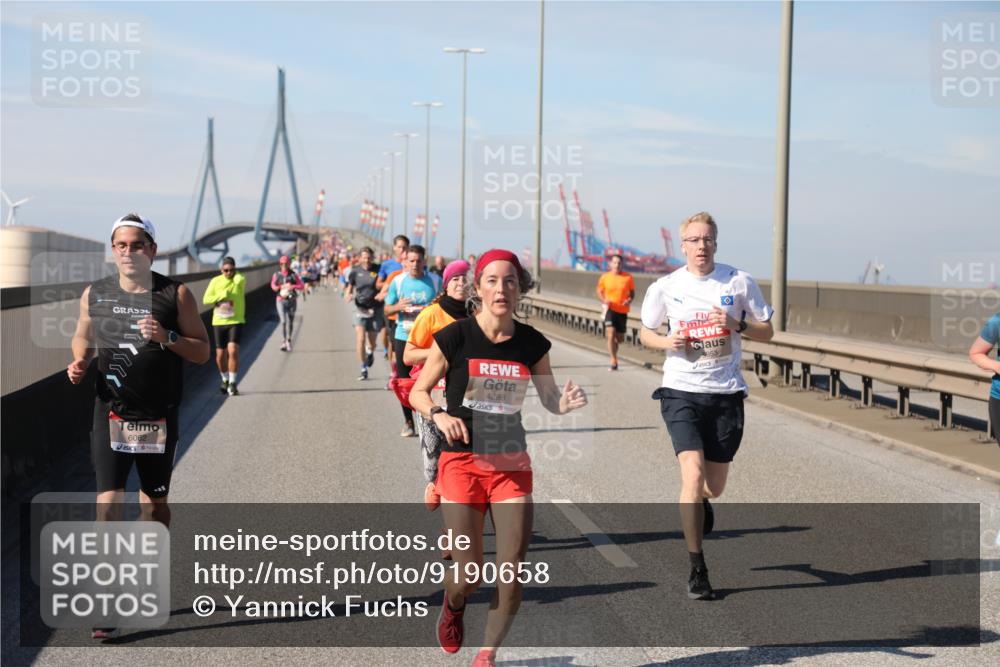 03.10.2025 - Köhlbrandbrückenlauf Yannick Fuchs http://msf.ph/oto/9190658 03.10.2025 11:50:55 Position 3 6062, 4298 meine-sportfotos.de